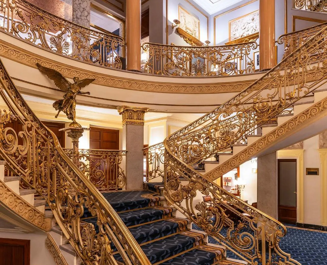 El Avenida Palace Barcelona 4*,